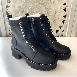 Vince Camuto Mecale Bootie size 7 NWOT black